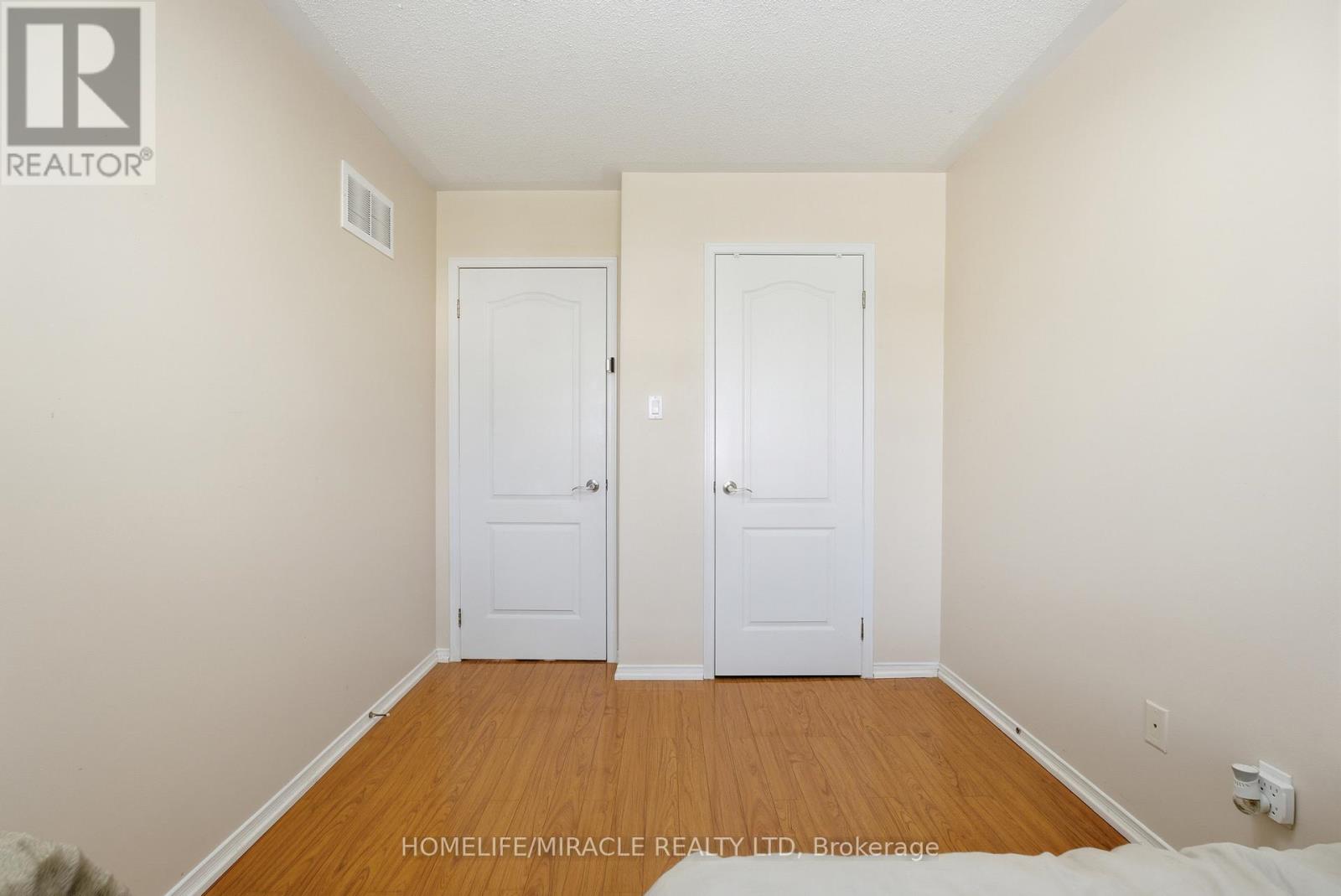 243 VENICE GATE DRIVE - 28