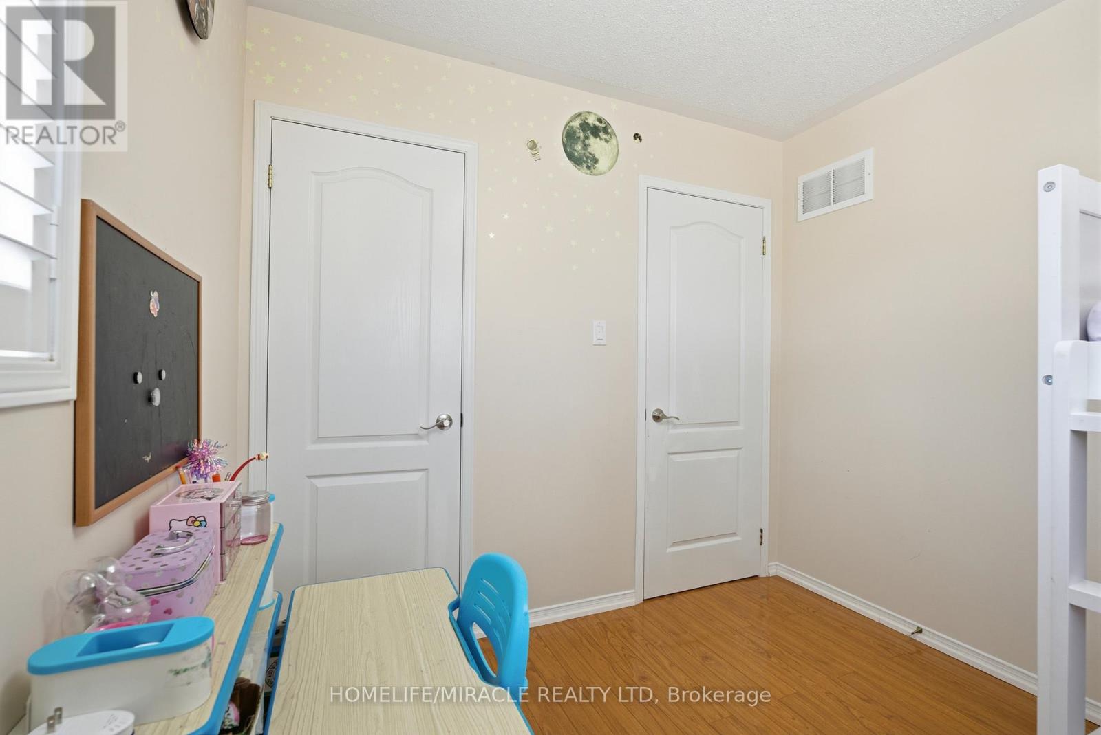 243 VENICE GATE DRIVE - Image 31