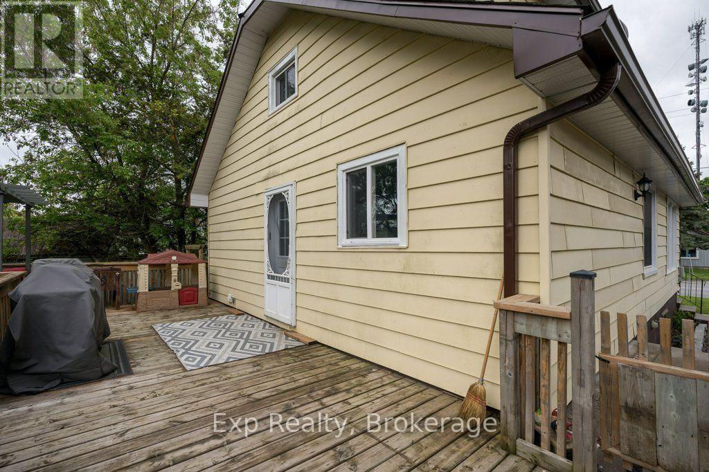 525 CANNIFTON ROAD N - Image 25