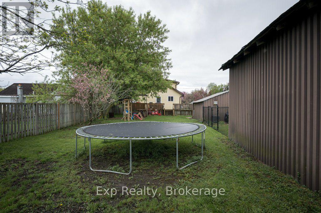 525 CANNIFTON ROAD N - Image 36