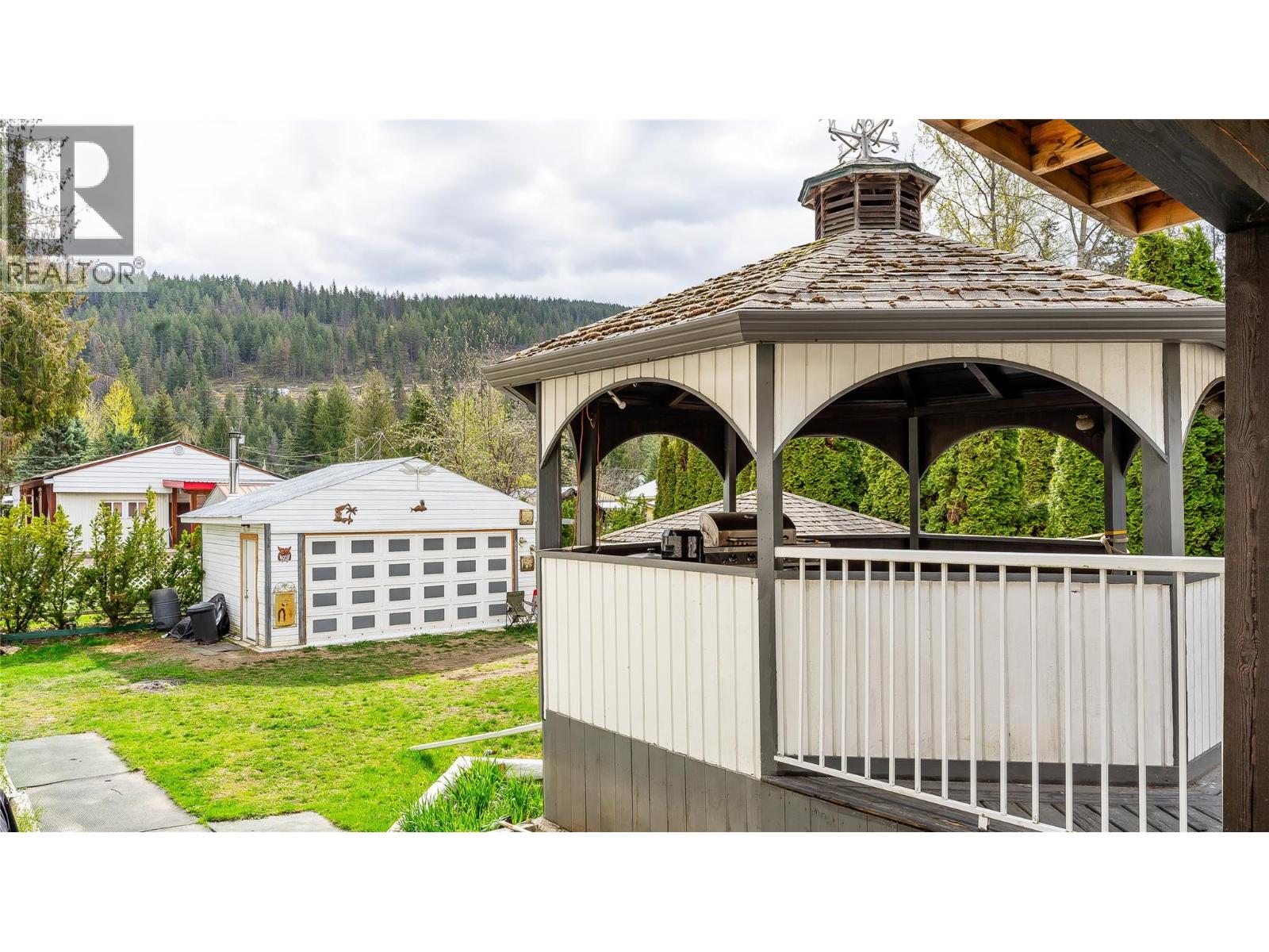 401 Gillis Avenue, Sicamous