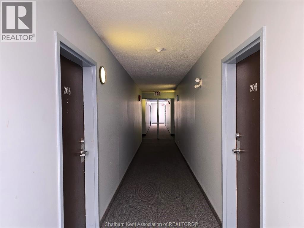 #A207 12 Montgomery DRIVE - Image 8