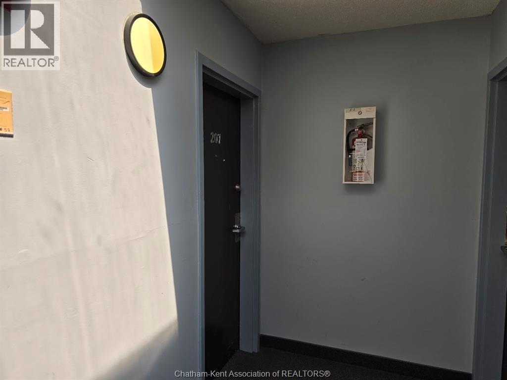 #A207 12 Montgomery DRIVE - 9
