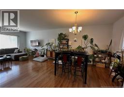 25 Helena Court, photo 3