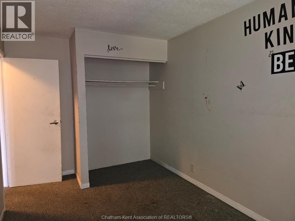 #A207 12 Montgomery DRIVE - 13
