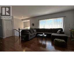 25 Helena Court, photo 2