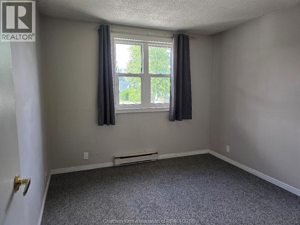 #A207 12 Montgomery DRIVE - 26