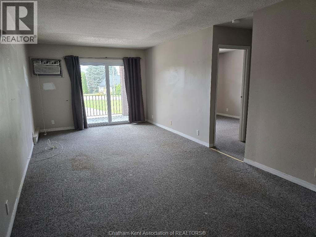 #A207 12 Montgomery DRIVE - 17