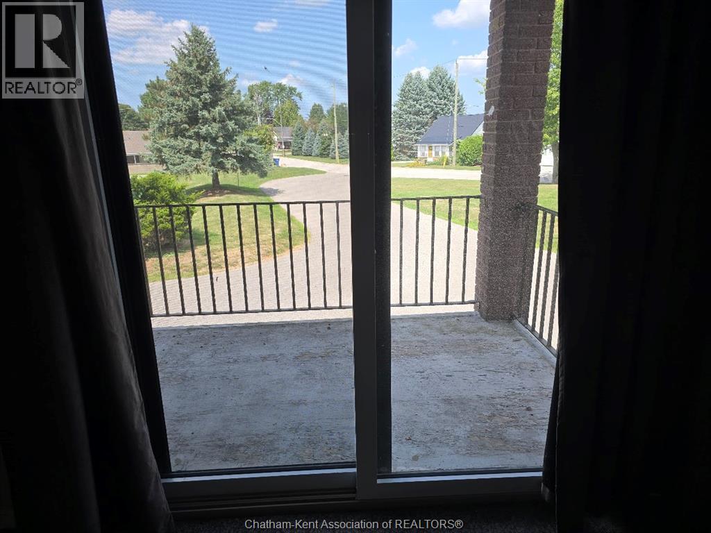 #A207 12 Montgomery DRIVE - 18