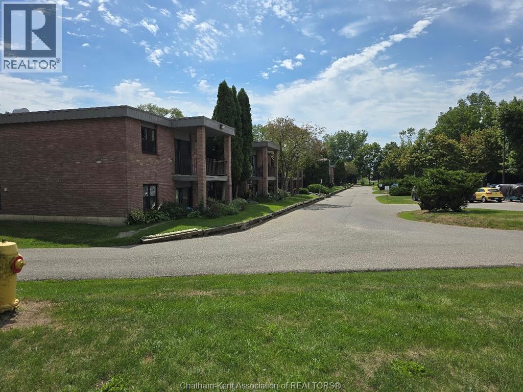 #A207 12 Montgomery DRIVE - 3