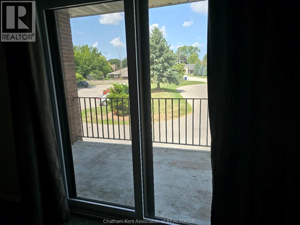 #A207 12 Montgomery DRIVE - 19