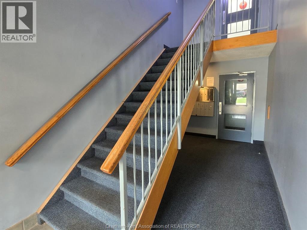 #A207 12 Montgomery DRIVE - Image 6