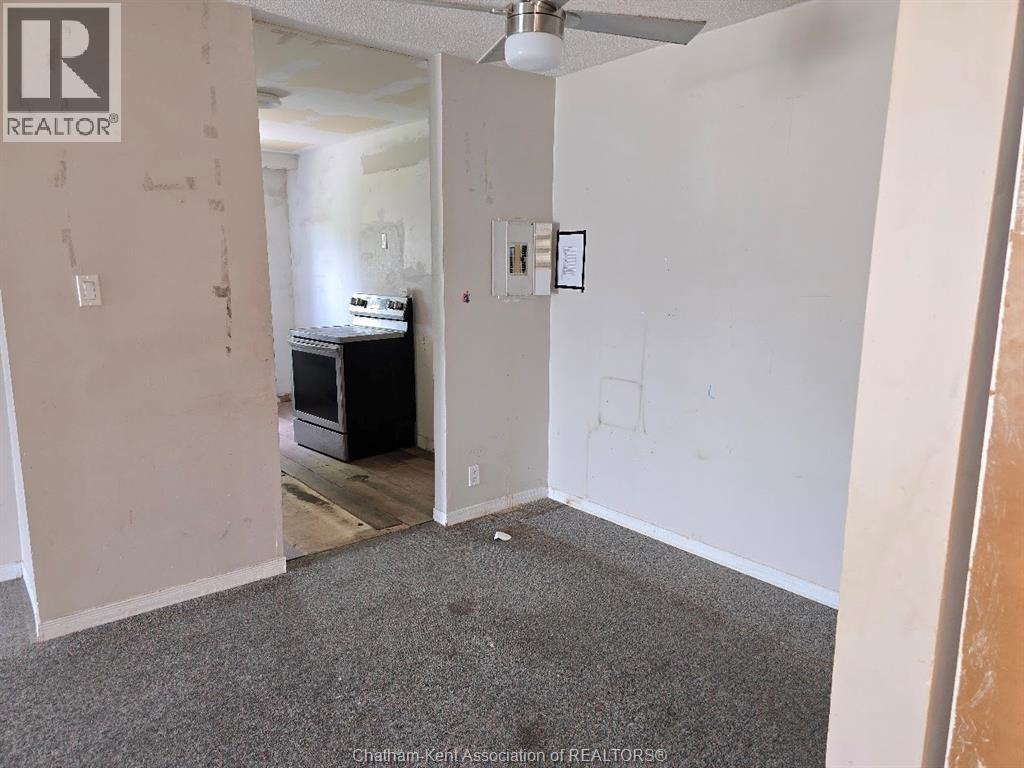 #A207 12 Montgomery DRIVE - 31