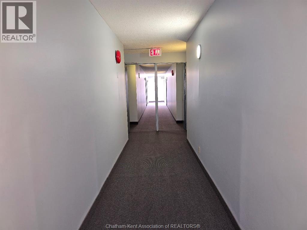 #A207 12 Montgomery DRIVE - 42