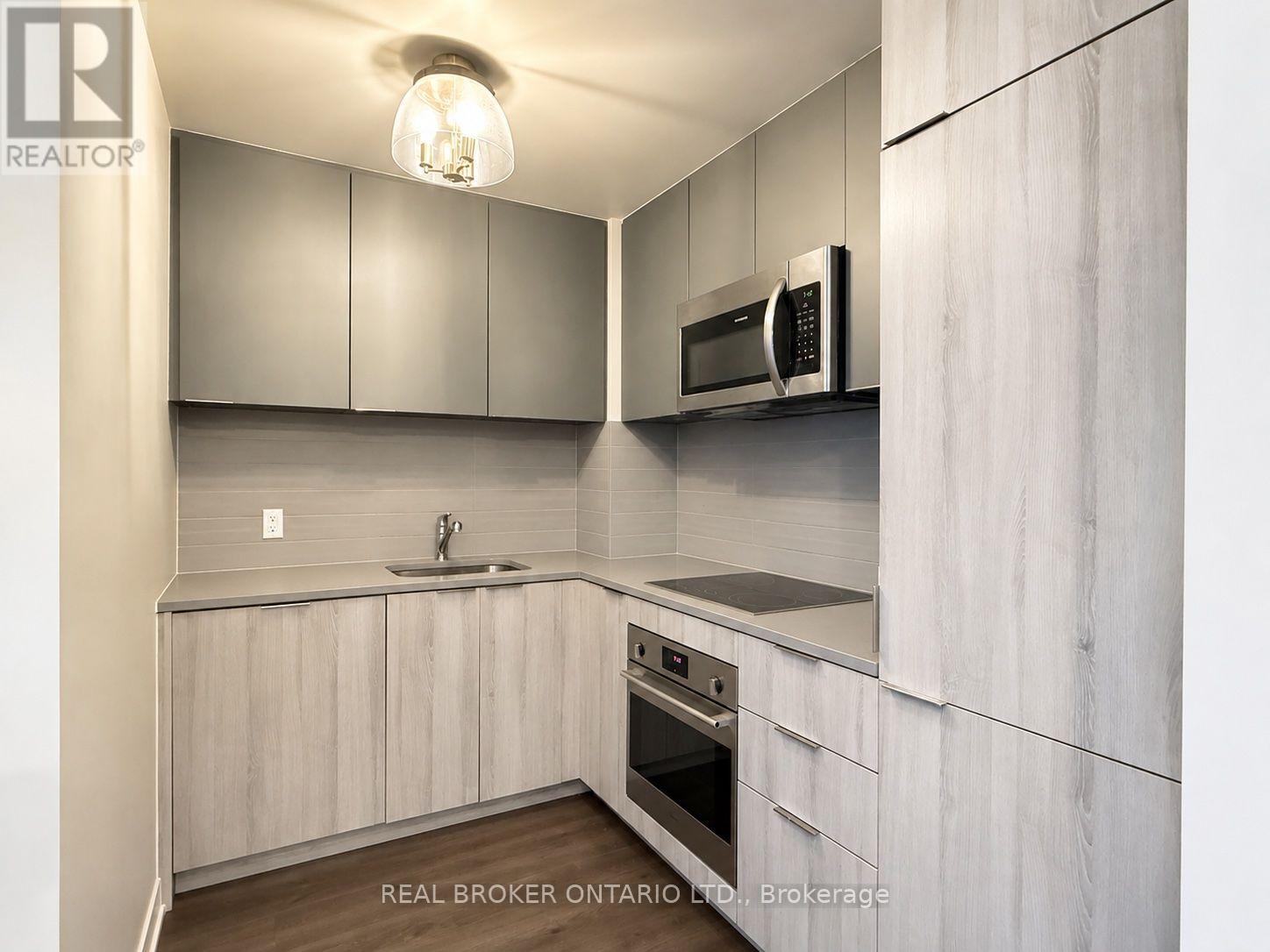 #713 223 St. Clair Avenue West, Toronto (Casa Loma), Ontario, M4V0A5, Toronto (Casa Loma), Ontario — photo 4 of 5