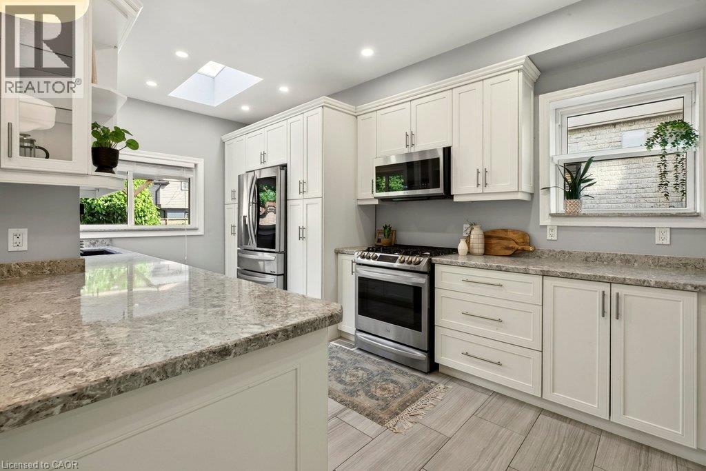 57 BALSAM Avenue S - Image 11