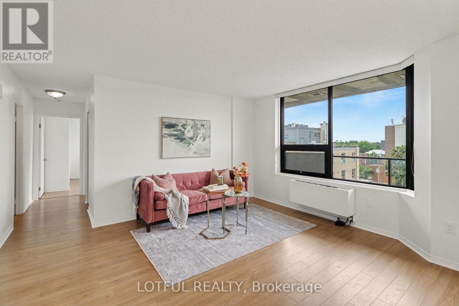 #605 99 HOLLAND AVENUE - 10