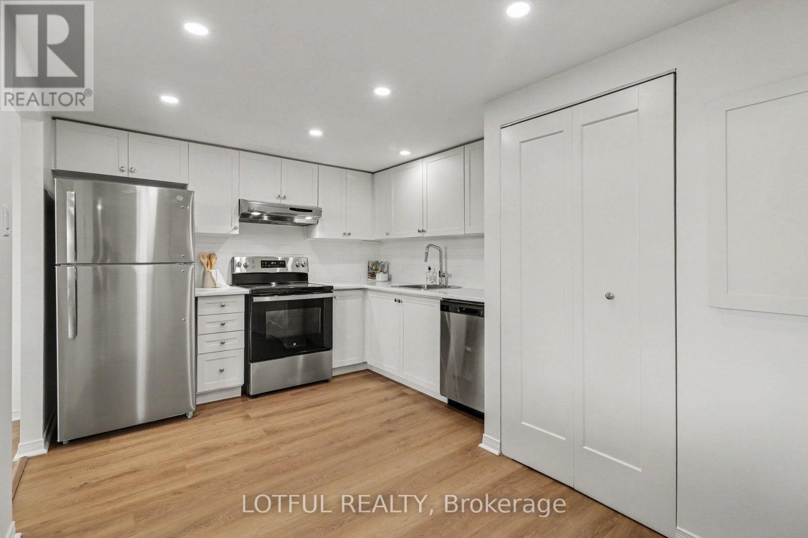 #605 99 HOLLAND AVENUE - Image 16