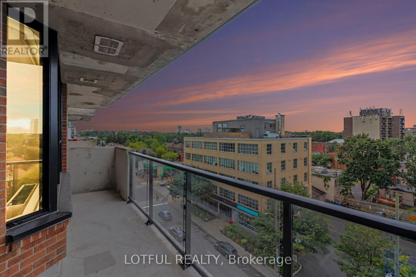 #605 99 HOLLAND AVENUE - 29