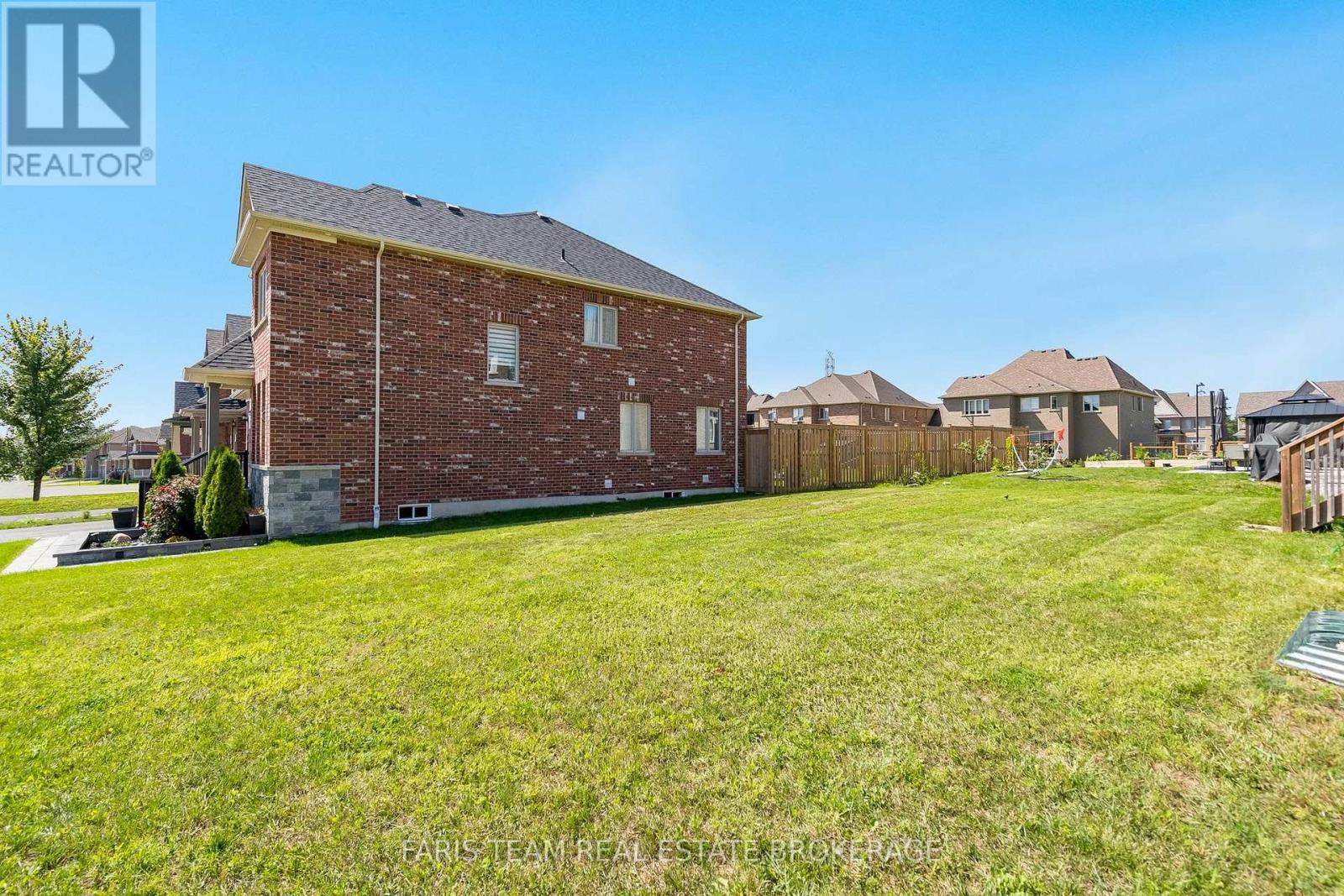 12 THOMPSON WAY - Image 43