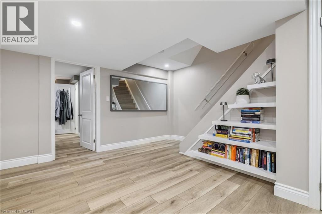 44 SUNVALE Place - 39