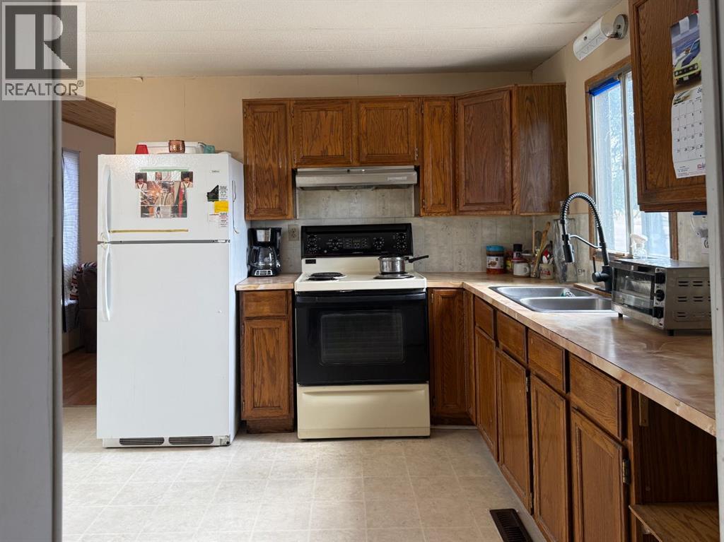 4904 51 Street - Image 11