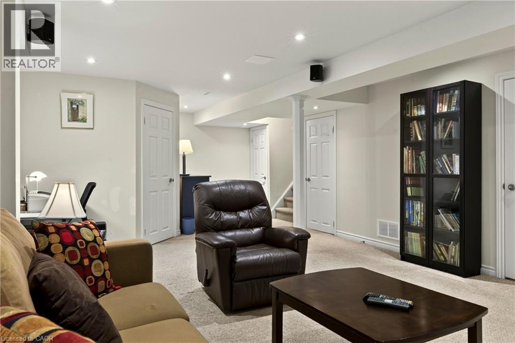 4348 JENKINS Crescent - 34