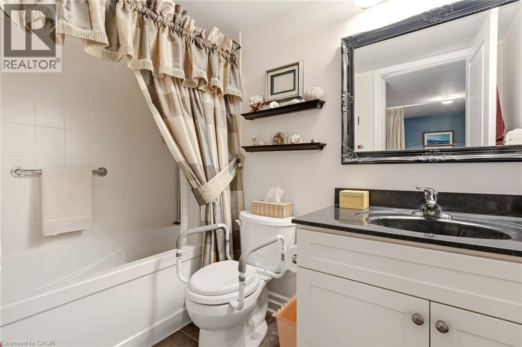 #309 1045 NADALIN Heights - Image 11