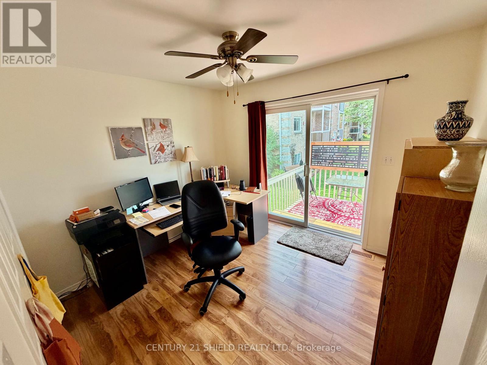 19 SIMCOE STREET - Image 10