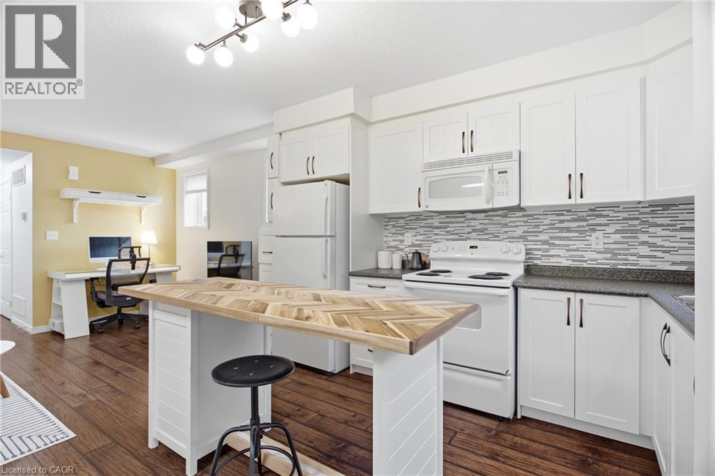 #D11 1941 OTTAWA Street S - 6