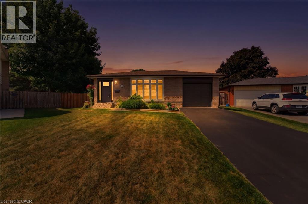 20 CLOVER Court - 2
