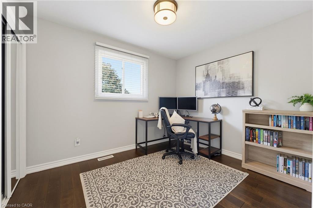 20 CLOVER Court - Image 23