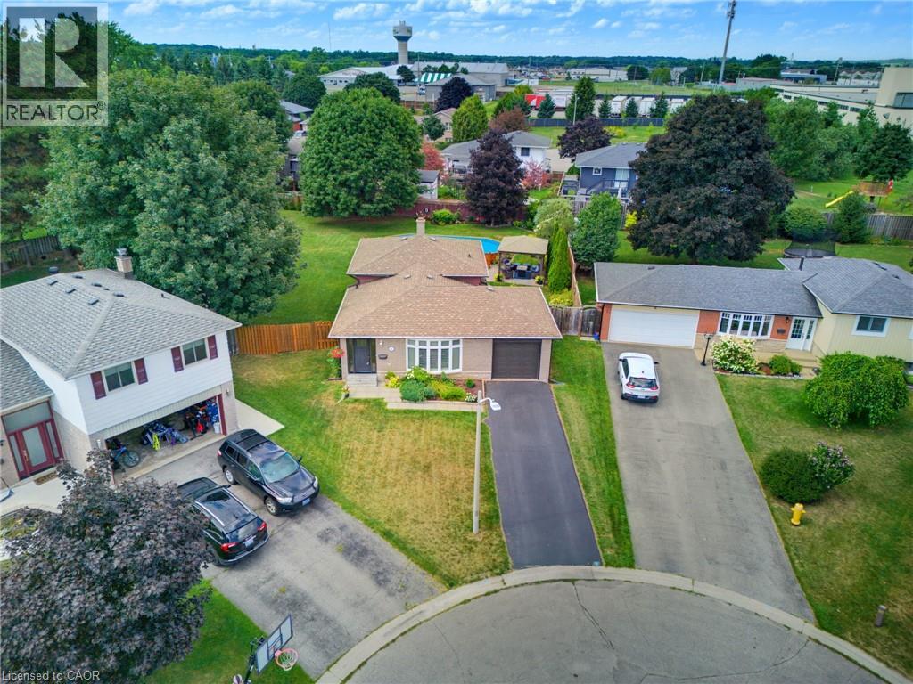 20 CLOVER Court - Image 44
