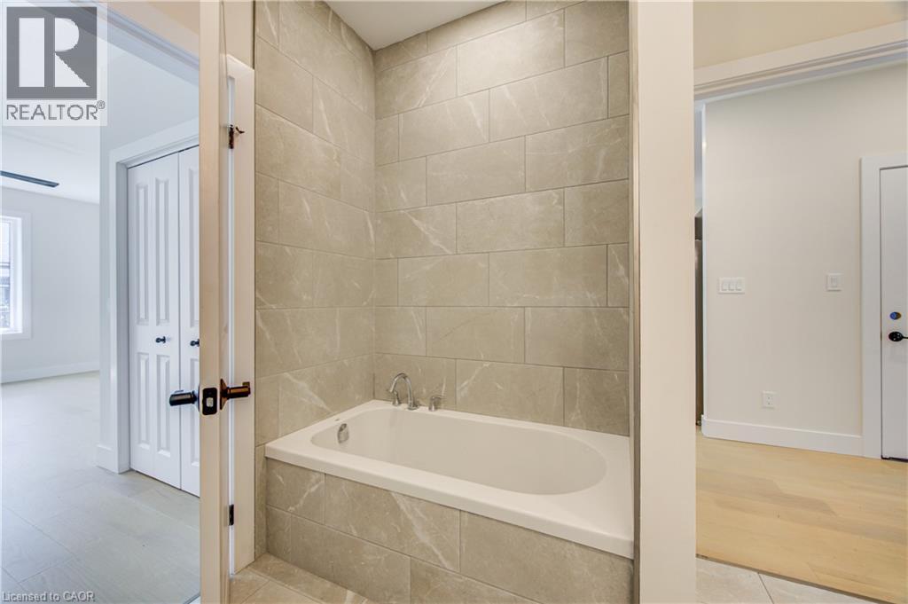 5 SOUTH Court W - 20