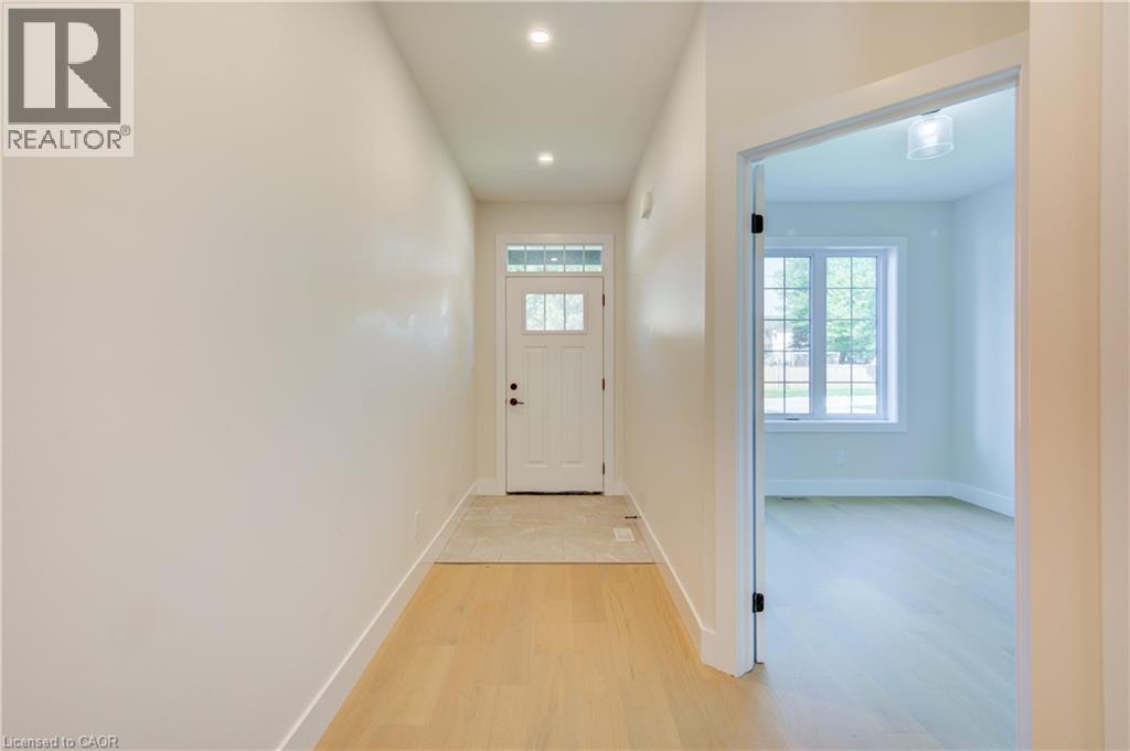 5 SOUTH Court W - Image 3
