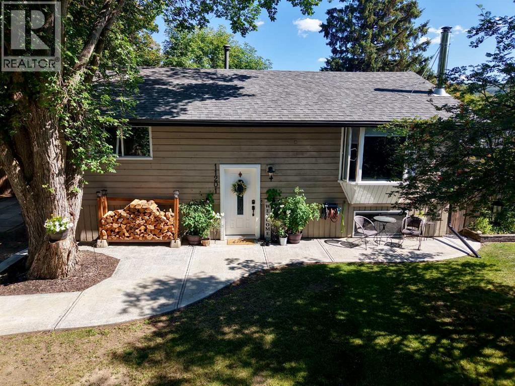 11201 91 Street - 2