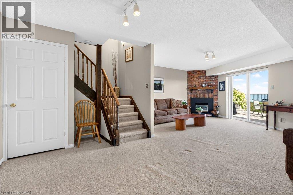 #8 2136 OLD LAKESHORE Road - 26
