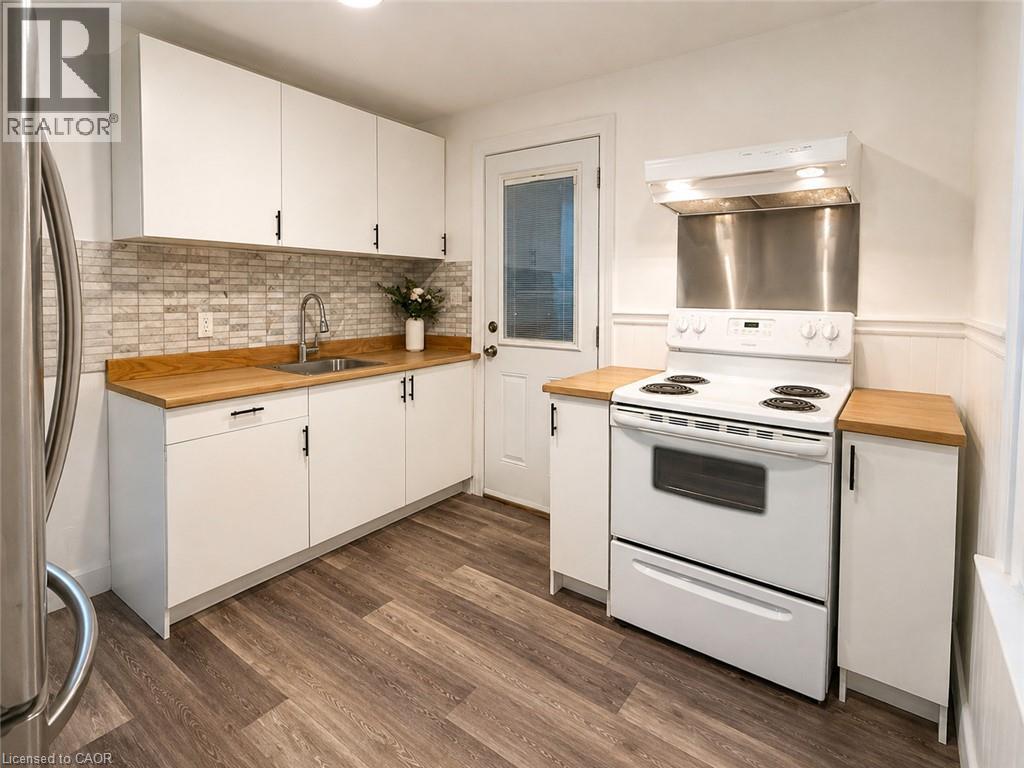 486 SCHOLFIELD AVE N Avenue - Image 4