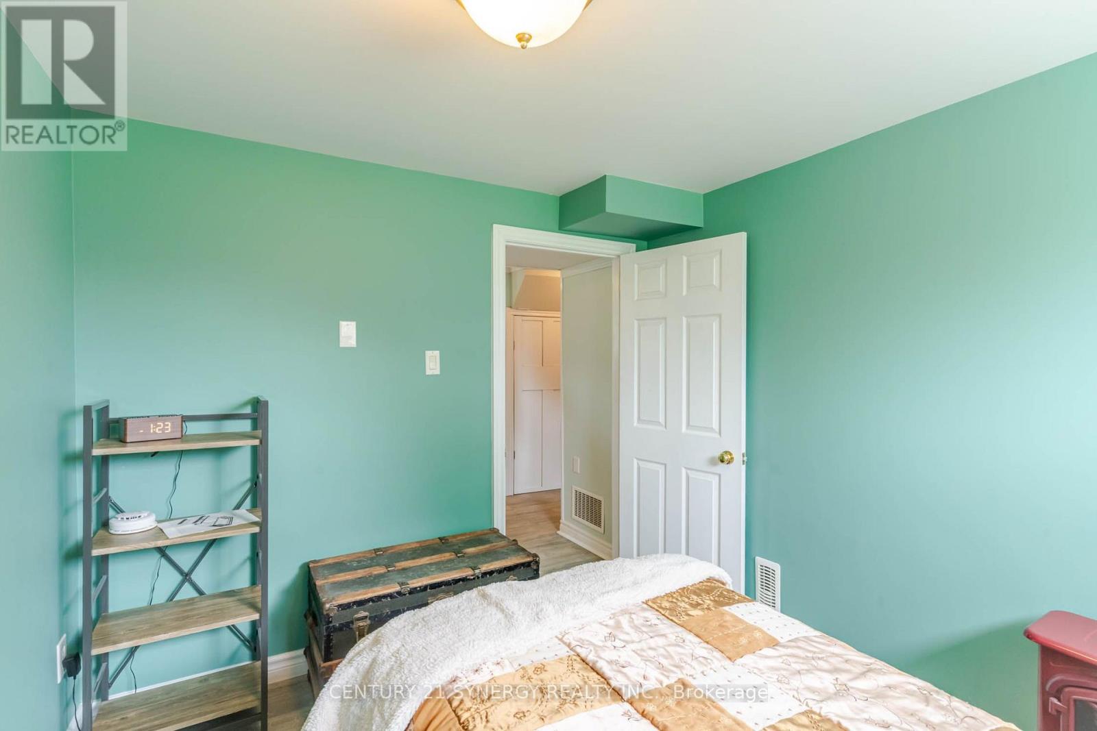 677 BOWES SIDE ROAD - 35