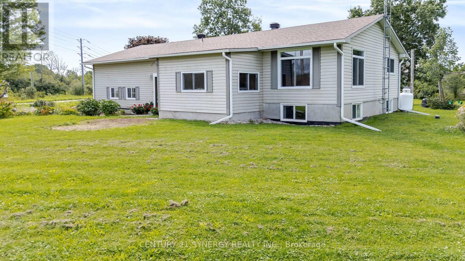 677 BOWES SIDE ROAD - Image 38