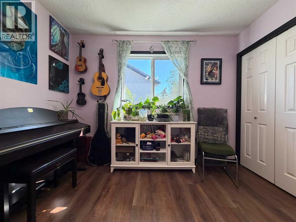 714 Oak Drive - 27