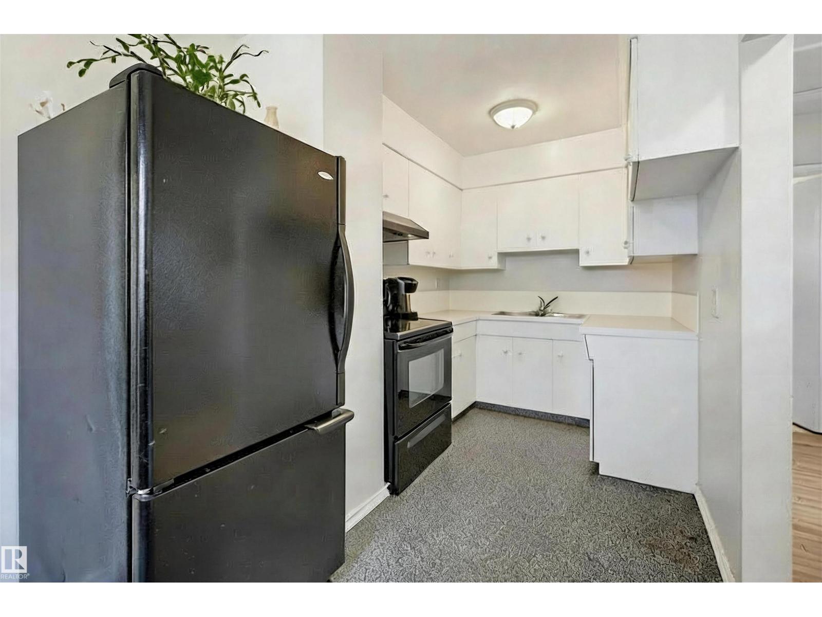 10423 64 AV NW - Image 11