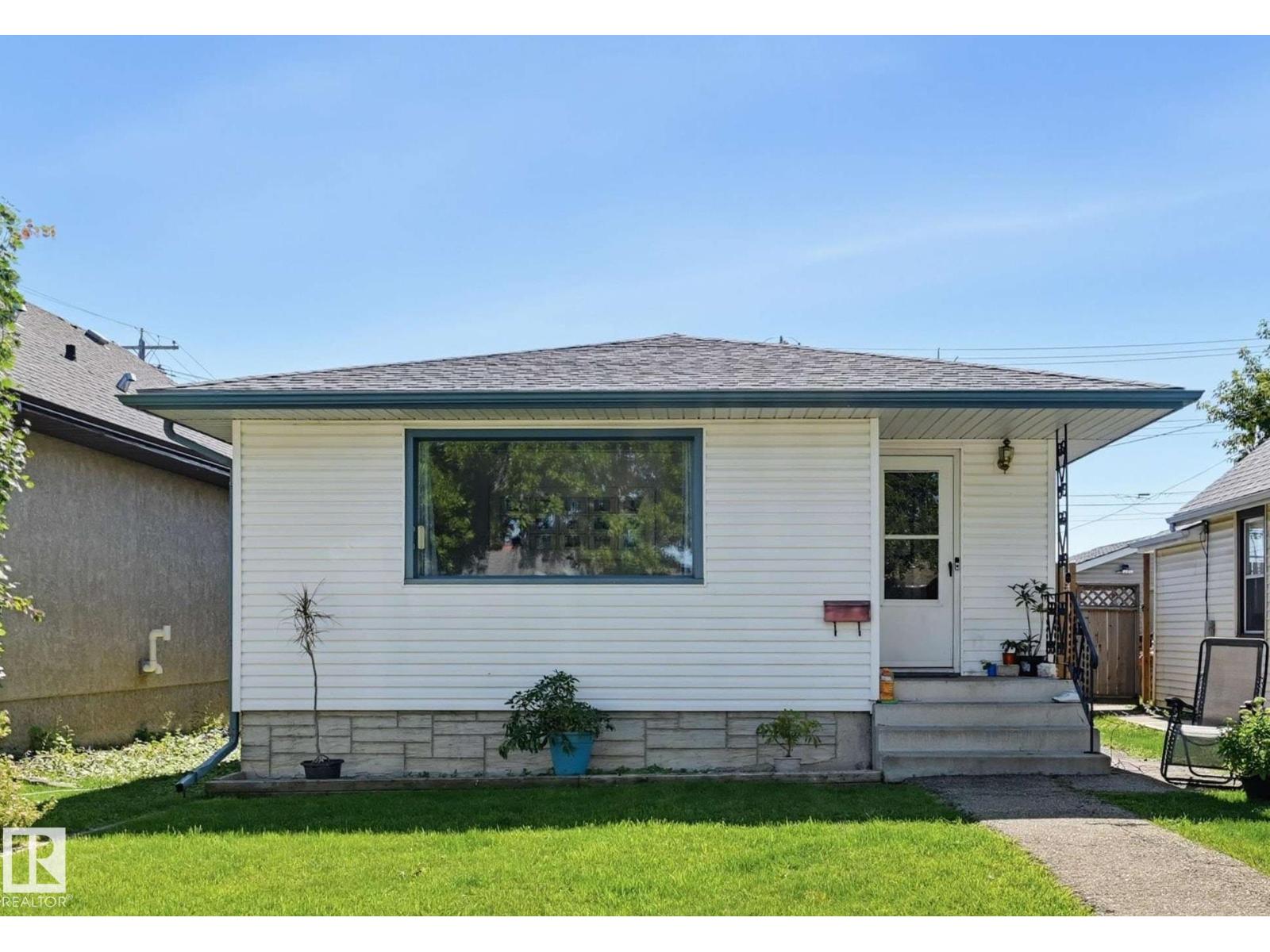 10423 64 AV NW - 1