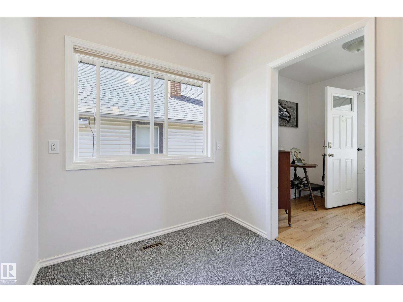 10423 64 AV NW - 7