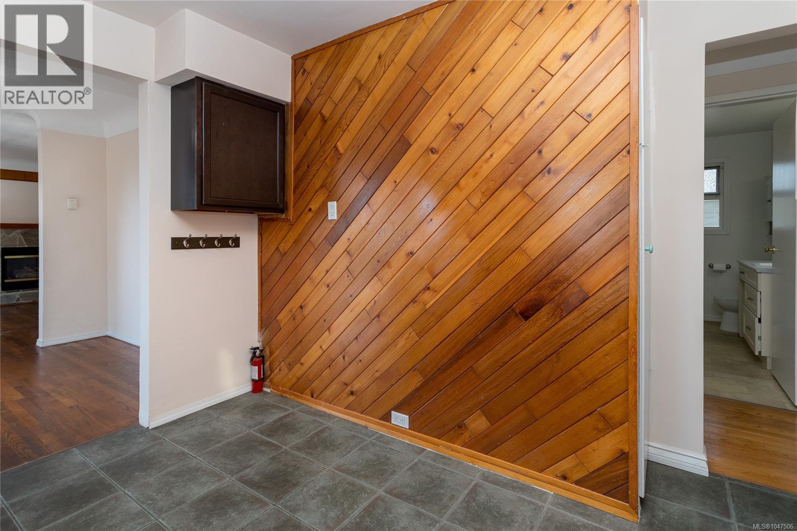 941 McKenzie Ave, Saanich