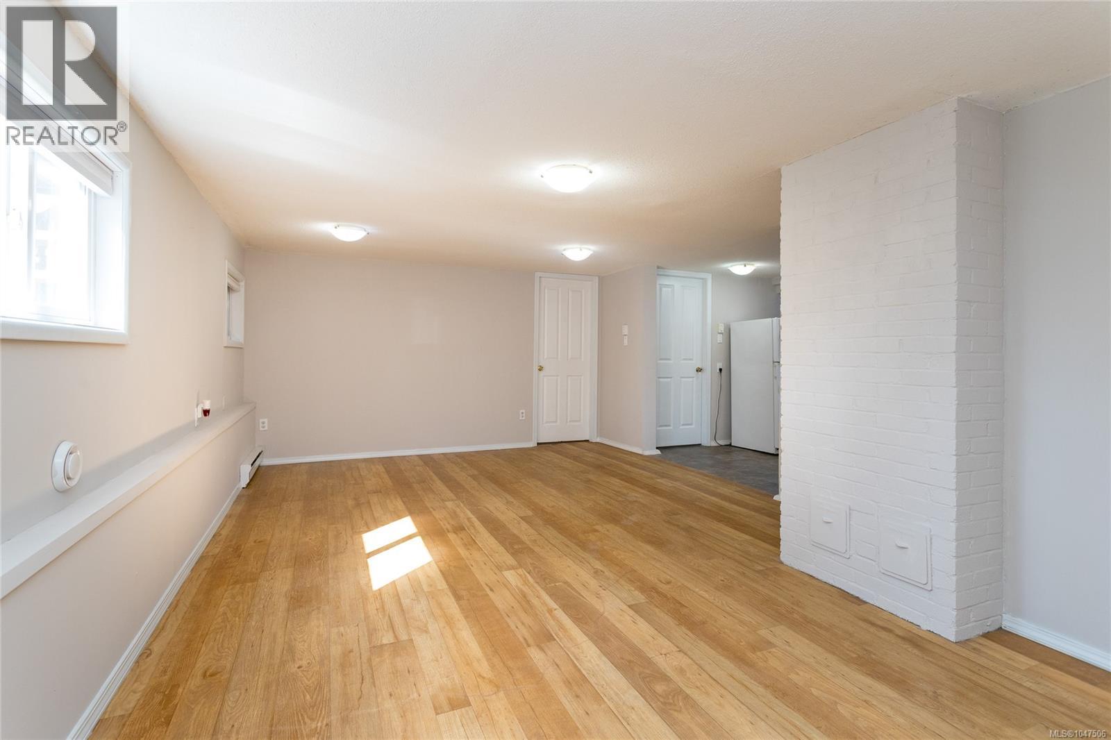 941 McKenzie Ave, Saanich