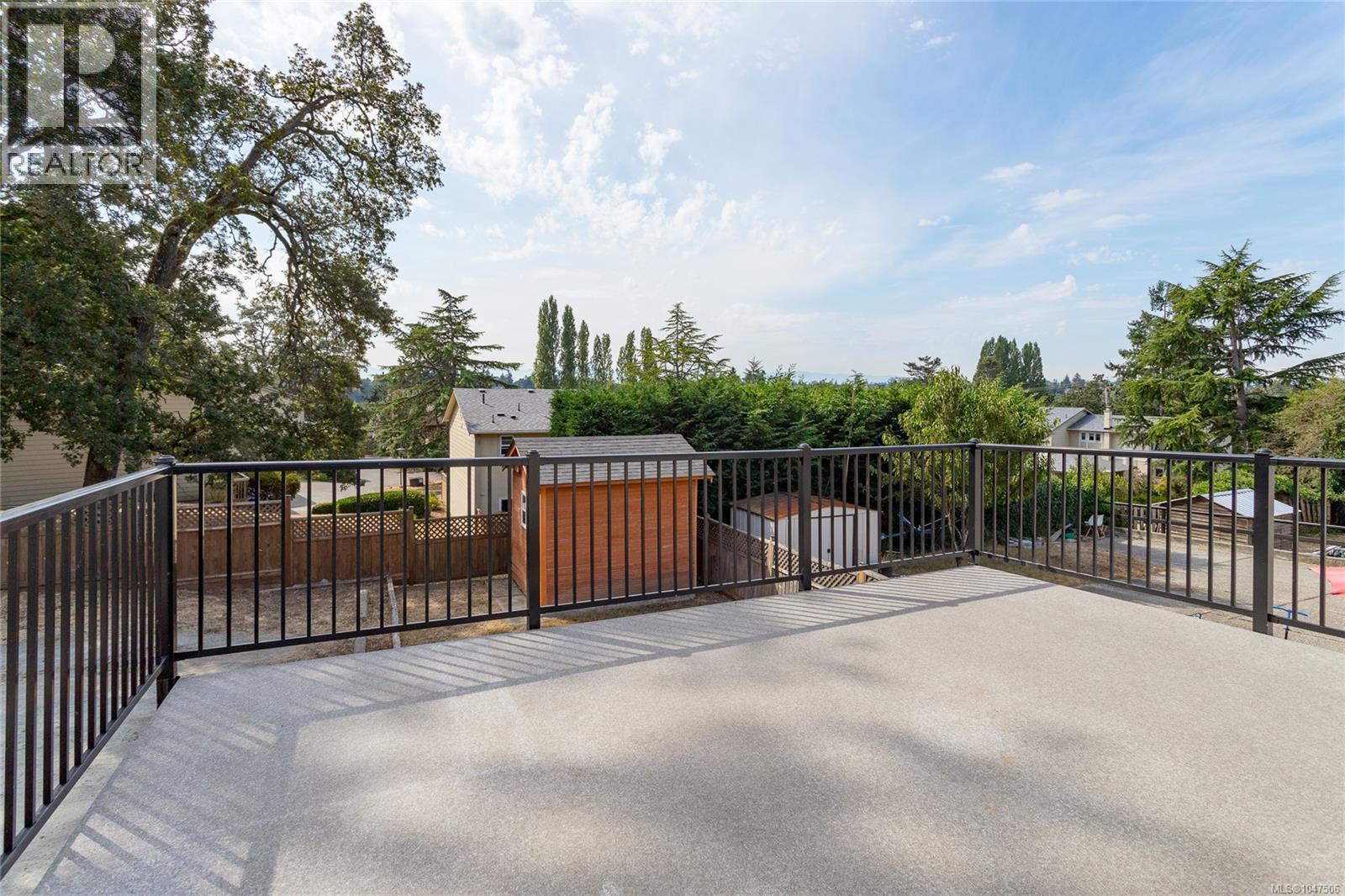 941 McKenzie Ave - 33