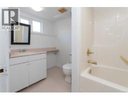 941 Mckenzie Ave, Saanich, BC V8X3G8 Photo 30