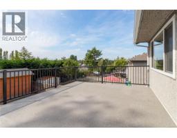 941 Mckenzie Ave, Saanich, BC V8X3G8 Photo 32