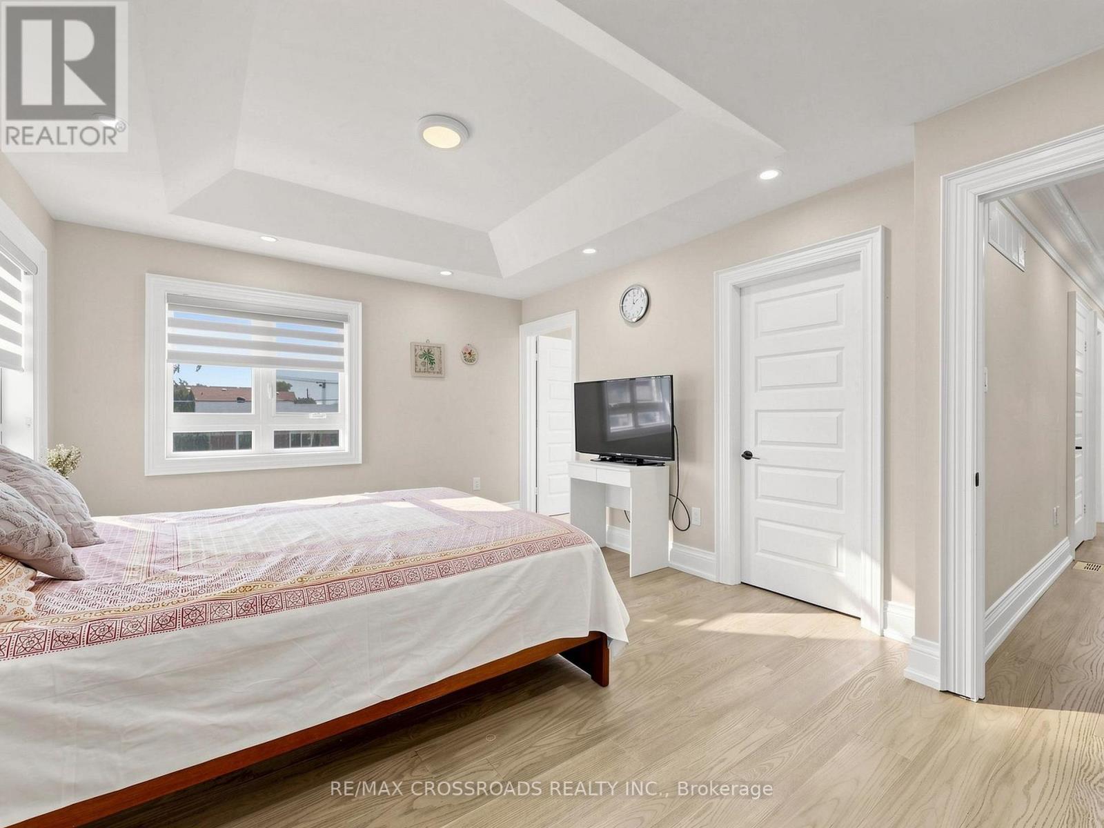 478 AYLESWORTH AVENUE E - 34